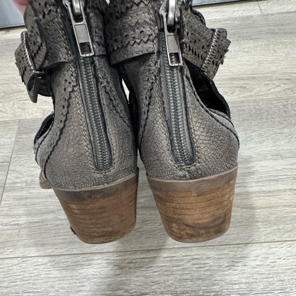 Gimmicks Austin Ankle Boot - Picture 8 of 10